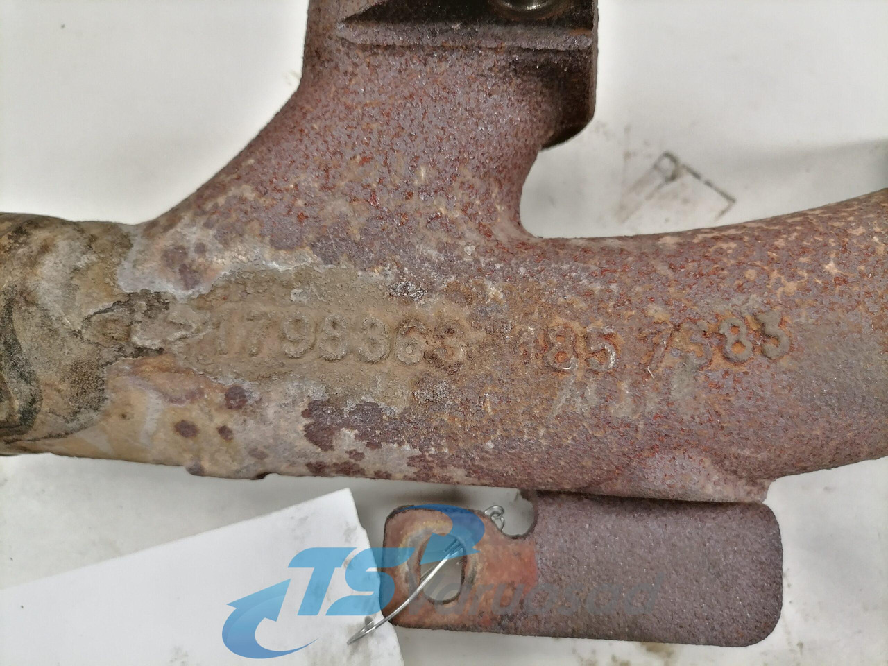 Scania Exhaust mainfold 1798363 - Výfukový svod pro Nákladní auto: obrázek 4 Scania Exhaust mainfold 1798363 - Výfukový svod pro Nákladní auto: obrázek 4