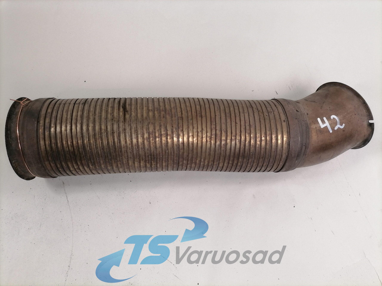 Scania Exhaust pipe 1529474 - Tlumič výfuku pro Nákladní auto: obrázek 1 Scania Exhaust pipe 1529474 - Tlumič výfuku pro Nákladní auto: obrázek 1