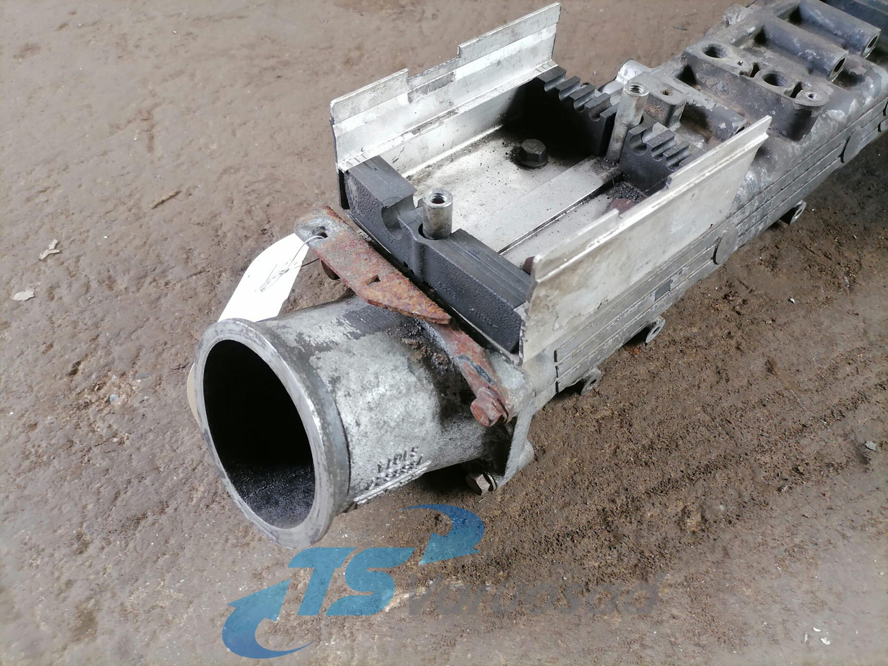 Scania Intake mainfold 1390209 - Sací potrubí pro Nákladní auto: obrázek 4 Scania Intake mainfold 1390209 - Sací potrubí pro Nákladní auto: obrázek 4