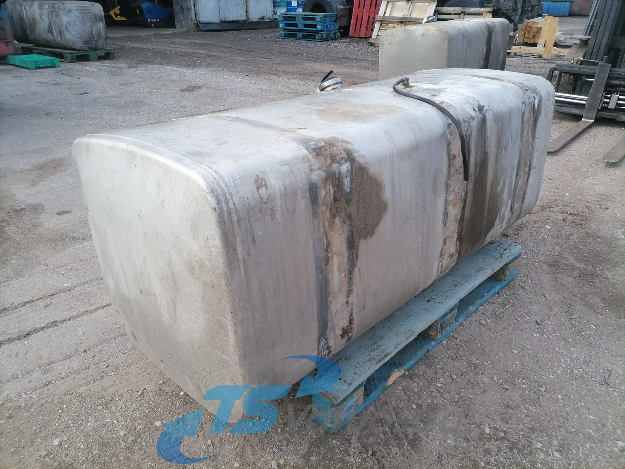 Scania Kütusepaak 700L 1517309 - Palivová nádrž pro Nákladní auto: obrázek 3 Scania Kütusepaak 700L 1517309 - Palivová nádrž pro Nákladní auto: obrázek 3