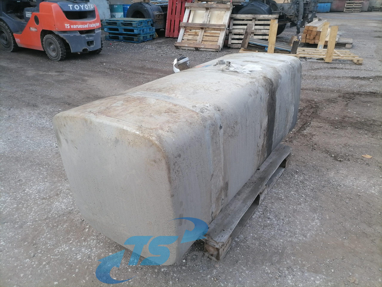 Scania Kütusepaak 700L 1517309 - Palivová nádrž pro Nákladní auto: obrázek 3 Scania Kütusepaak 700L 1517309 - Palivová nádrž pro Nákladní auto: obrázek 3