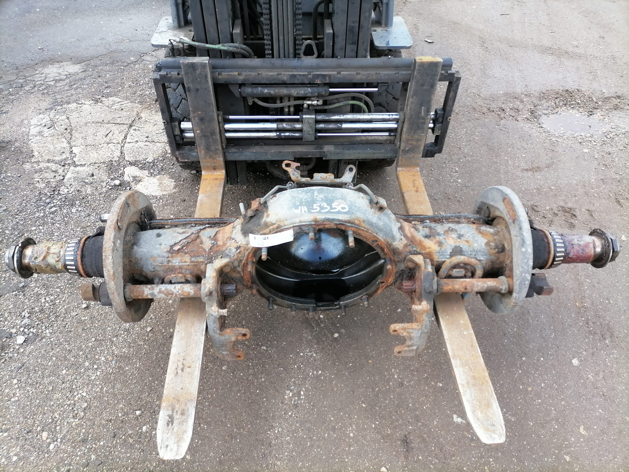Scania Rear axel housing 1413991 - Náprava a díly pro Nákladní auto: obrázek 1 Scania Rear axel housing 1413991 - Náprava a díly pro Nákladní auto: obrázek 1