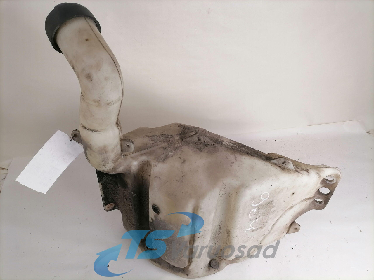 Scania Windscreen washer fluid tank 1772662 - Stěrač pro Nákladní auto: obrázek 2 Scania Windscreen washer fluid tank 1772662 - Stěrač pro Nákladní auto: obrázek 2