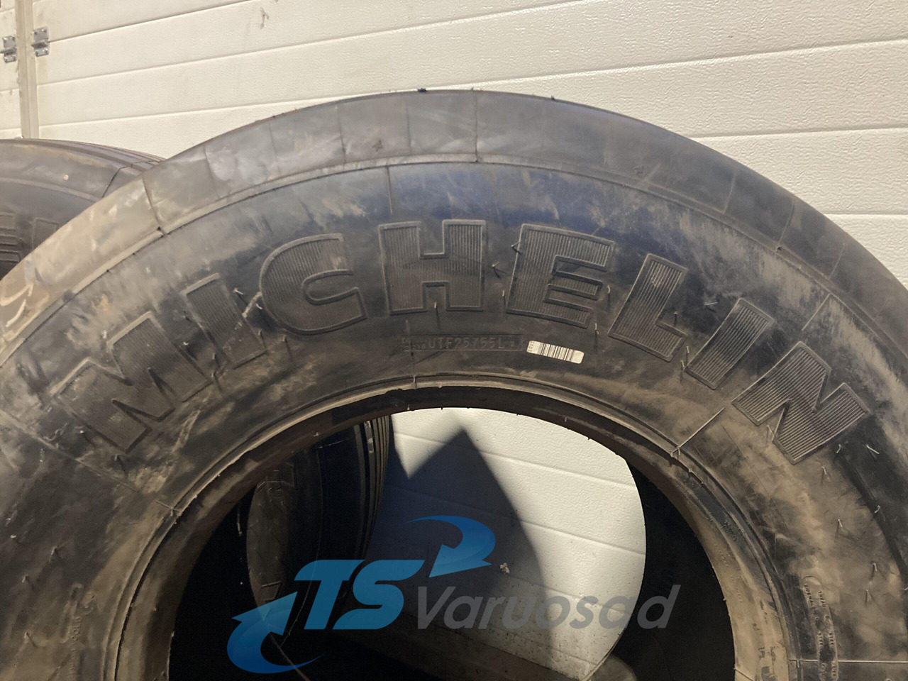 Universaalne Michelin 425/55R19,5 42555R195 - Pneumatiky a ráfky pro Nákladní auto: obrázek 4 Universaalne Michelin 425/55R19,5 42555R195 - Pneumatiky a ráfky pro Nákladní auto: obrázek 4