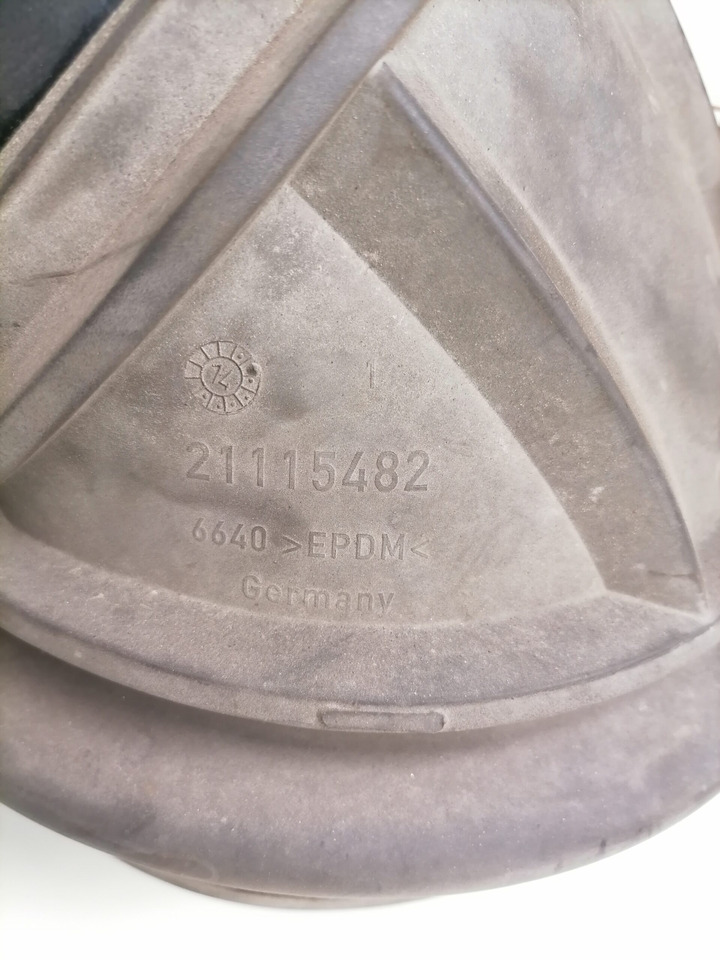 Volvo Air intake 21115482 - Systém sání vzduchu pro Nákladní auto: obrázek 2 Volvo Air intake 21115482 - Systém sání vzduchu pro Nákladní auto: obrázek 2