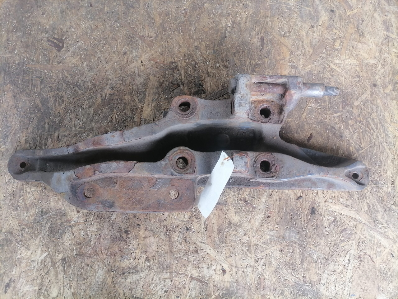 Volvo Bracket 20704073 - Náprava a díly pro Nákladní auto: obrázek 2 Volvo Bracket 20704073 - Náprava a díly pro Nákladní auto: obrázek 2