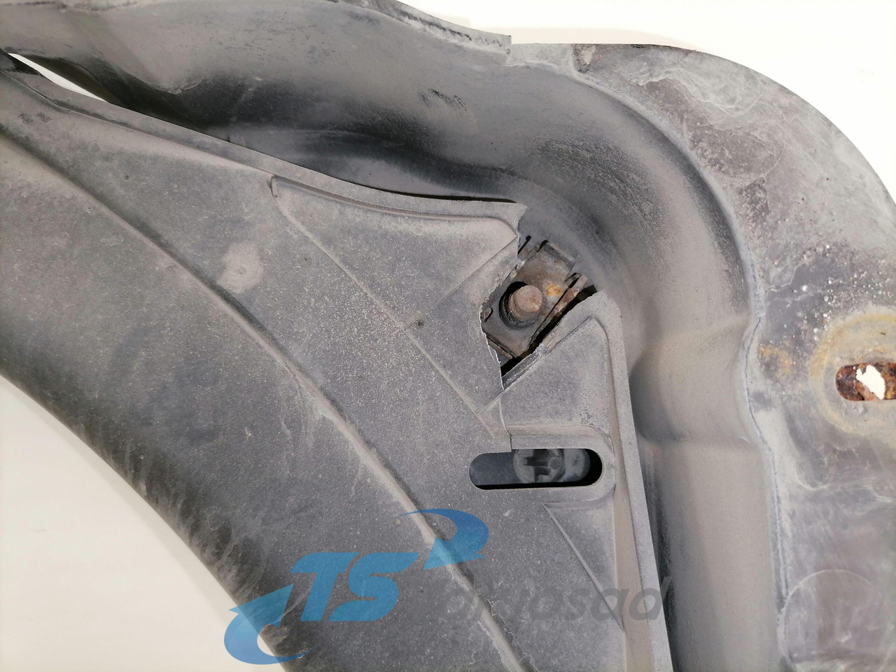 Volvo Fan shroud 20869865 - Chladič pro Nákladní auto: obrázek 3 Volvo Fan shroud 20869865 - Chladič pro Nákladní auto: obrázek 3