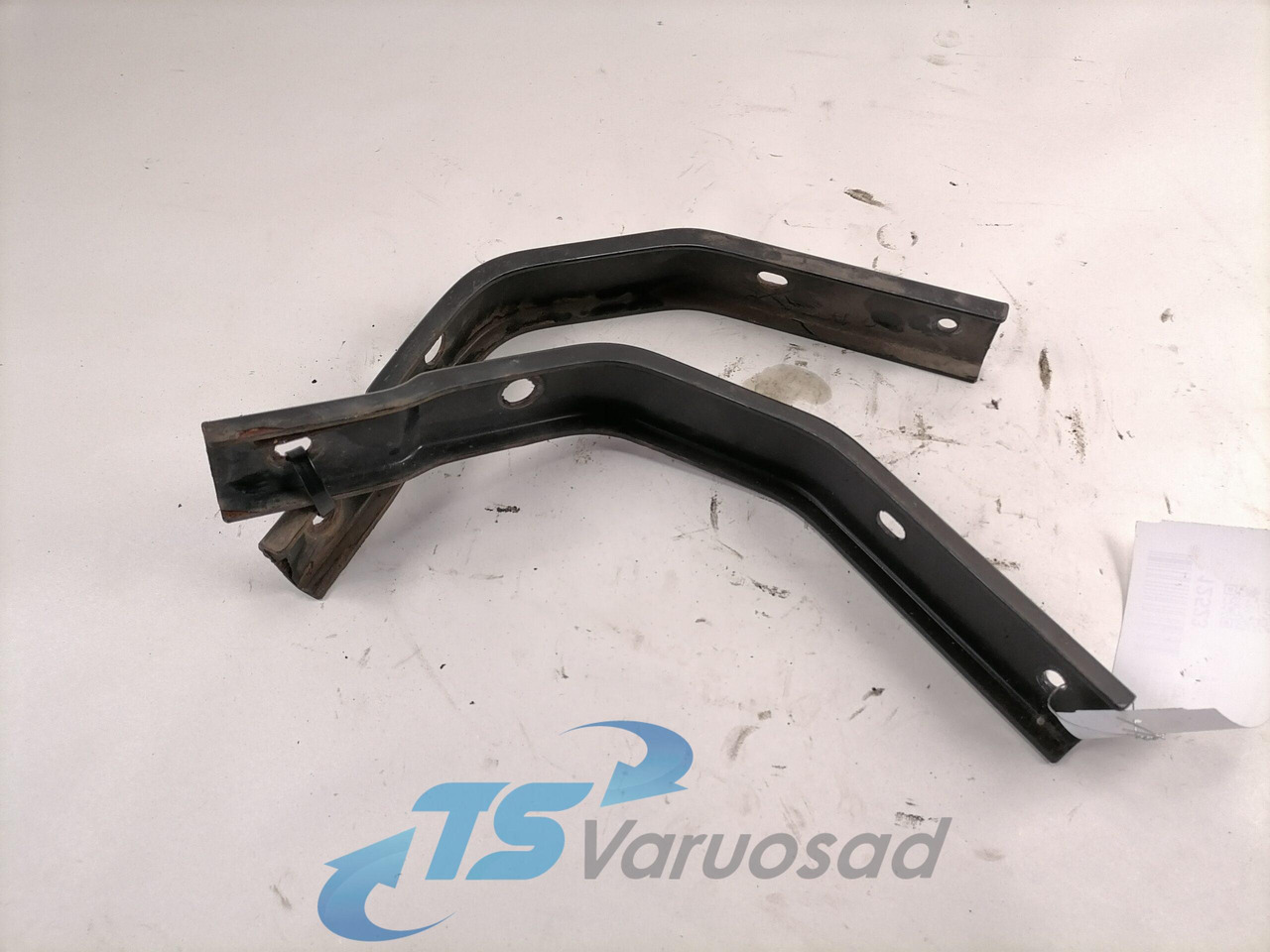 Volvo Kabiini tuulesuunaja kandur 8191568 - Aerodynamika/ Spoilery pro Nákladní auto: obrázek 1 Volvo Kabiini tuulesuunaja kandur 8191568 - Aerodynamika/ Spoilery pro Nákladní auto: obrázek 1