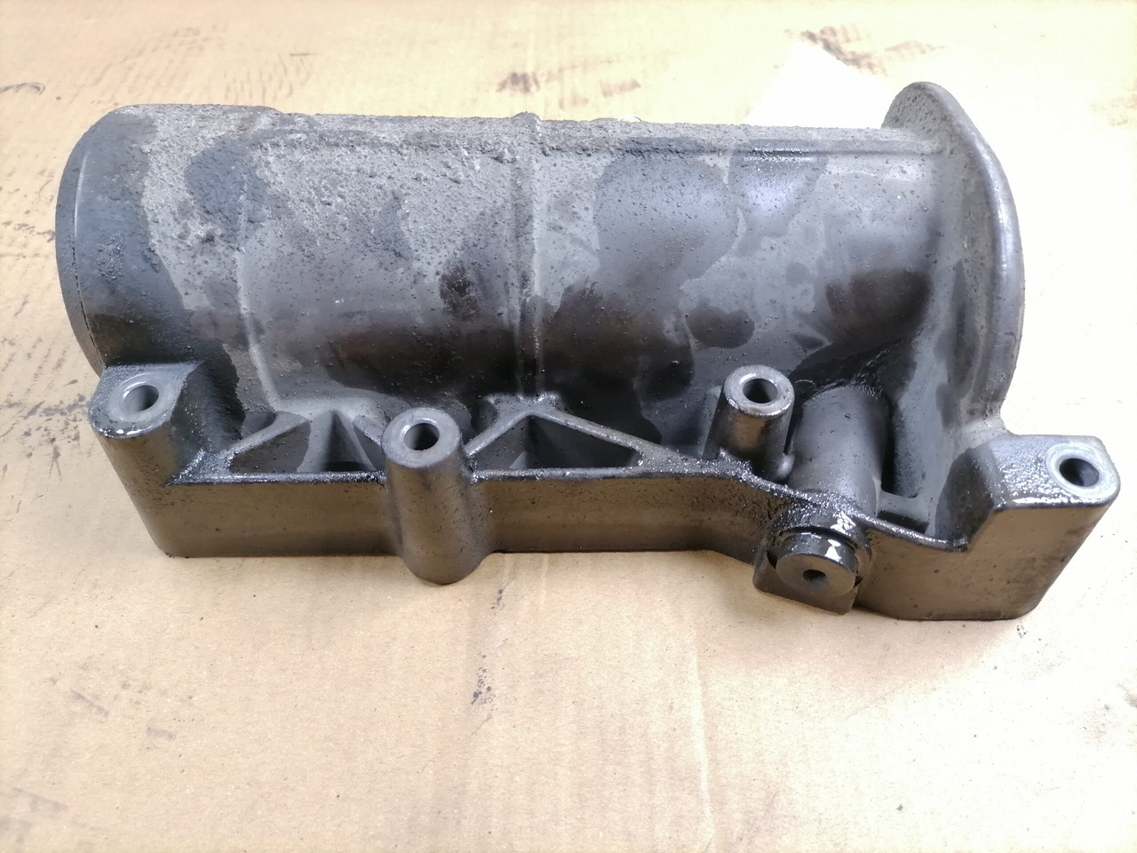 Volvo Käigukasti õlifiltri korpus 20700743 - Převodovka a díly pro Nákladní auto: obrázek 4 Volvo Käigukasti õlifiltri korpus 20700743 - Převodovka a díly pro Nákladní auto: obrázek 4