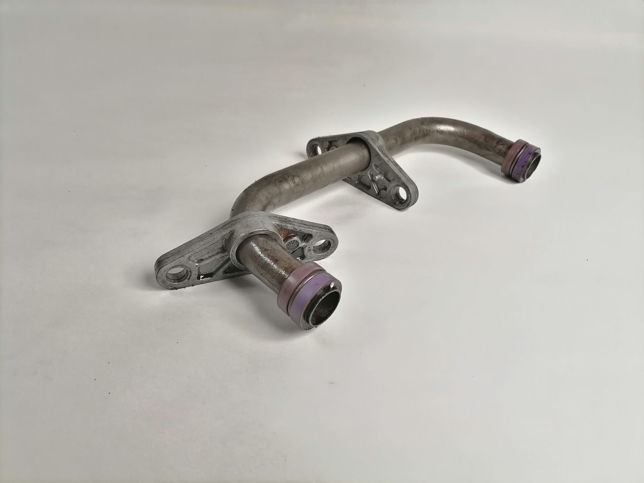 Volvo Oil pump pipe 20498189 - Olejové čerpadlo pro Nákladní auto: obrázek 1 Volvo Oil pump pipe 20498189 - Olejové čerpadlo pro Nákladní auto: obrázek 1