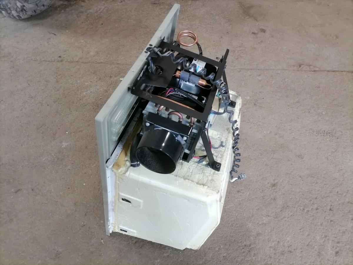 Volvo Refigerator 82174077 - Univerzální díl pro Nákladní auto: obrázek 4 Volvo Refigerator 82174077 - Univerzální díl pro Nákladní auto: obrázek 4