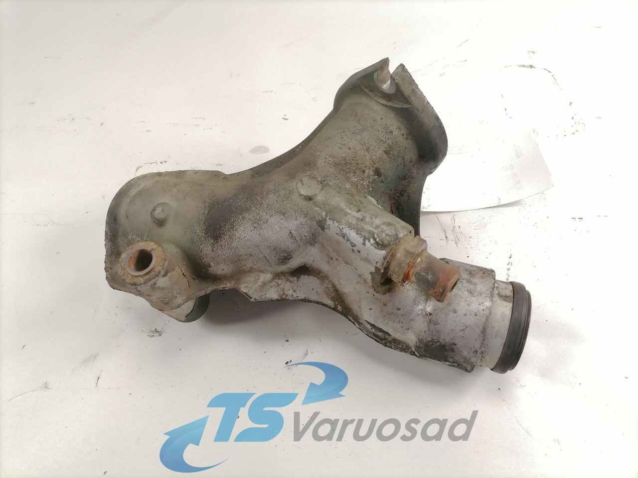 Volvo Water pump manifold / housing 20539684 - Vodní pumpa pro Nákladní auto: obrázek 4 Volvo Water pump manifold / housing 20539684 - Vodní pumpa pro Nákladní auto: obrázek 4