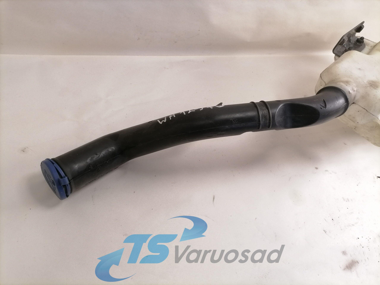 Volvo Windscreen washer fluid tank 84092259 - Stěrač pro Nákladní auto: obrázek 3 Volvo Windscreen washer fluid tank 84092259 - Stěrač pro Nákladní auto: obrázek 3