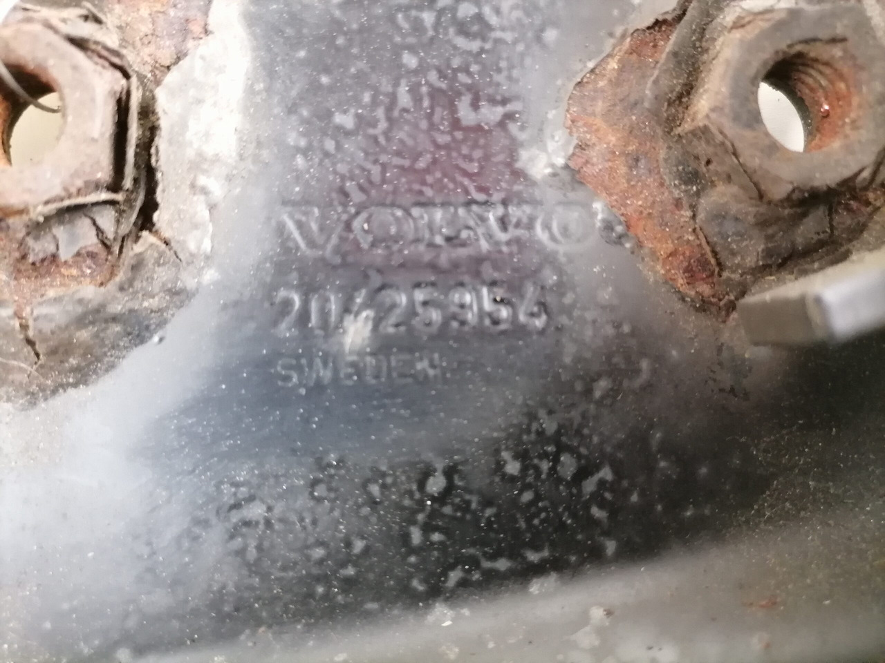 Volvo lower grille carrier hinge 20425954 - Mřížka pro Nákladní auto: obrázek 4 Volvo lower grille carrier hinge 20425954 - Mřížka pro Nákladní auto: obrázek 4