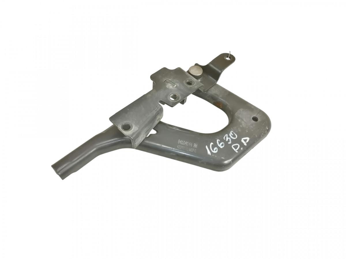 Volvo lower grille carrier hinge 84104144 - Mřížka pro Nákladní auto: obrázek 1 Volvo lower grille carrier hinge 84104144 - Mřížka pro Nákladní auto: obrázek 1