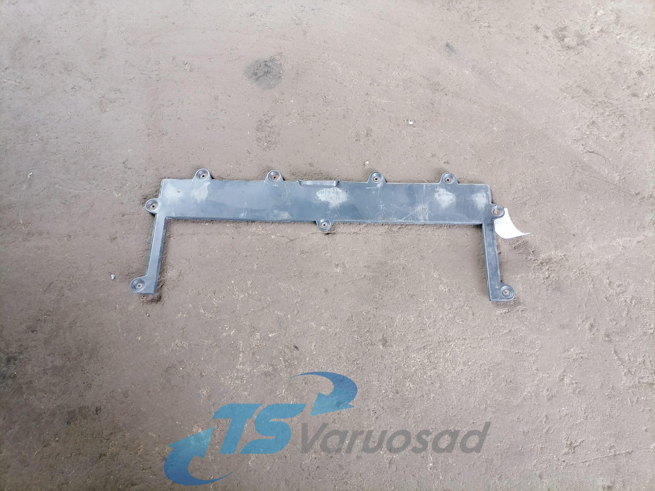 Volvo plastic 82153140 - Mřížka pro Nákladní auto: obrázek 1 Volvo plastic 82153140 - Mřížka pro Nákladní auto: obrázek 1