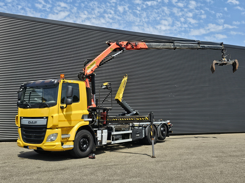 DAF CF 330 6x2-4 / PALFINGER CRANE + HOOKLIFT - Hákový nosič kontejnerů, Auto s hydraulickou rukou: obrázek 1 DAF CF 330 6x2-4 / PALFINGER CRANE + HOOKLIFT - Hákový nosič kontejnerů, Auto s hydraulickou rukou: obrázek 1