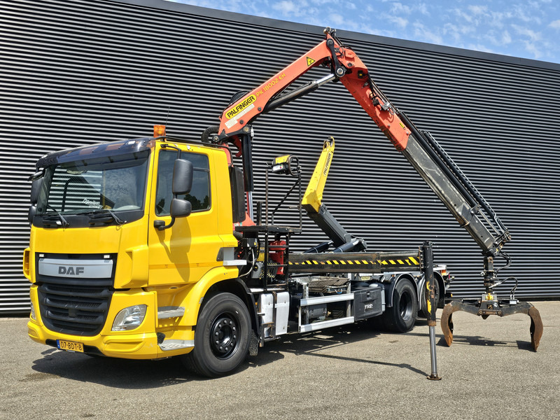 DAF CF 330 6x2-4 / PALFINGER CRANE + HOOKLIFT - Hákový nosič kontejnerů, Auto s hydraulickou rukou: obrázek 2 DAF CF 330 6x2-4 / PALFINGER CRANE + HOOKLIFT - Hákový nosič kontejnerů, Auto s hydraulickou rukou: obrázek 2