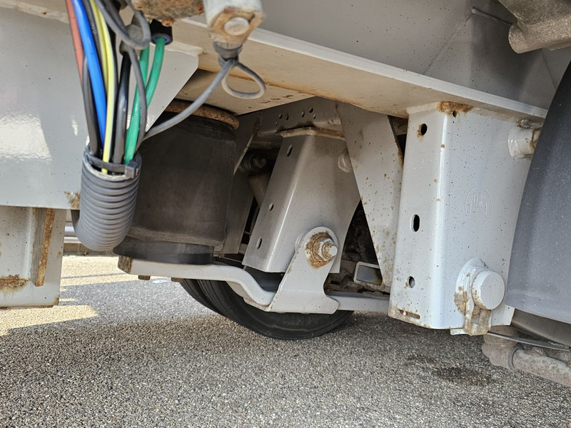 Přívěs plato/ Valník Fynkar K324T / 3 AXLE / TWIST-LOCKS / 2 X LIFT AXLE: obrázek 8