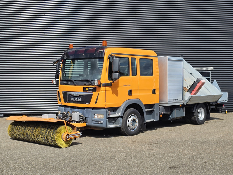 MAN TGM 15.240 BL / TIPPER / DOKA / VEEG / SWEEPER - Zametací vůz: obrázek 1 MAN TGM 15.240 BL / TIPPER / DOKA / VEEG / SWEEPER - Zametací vůz: obrázek 1