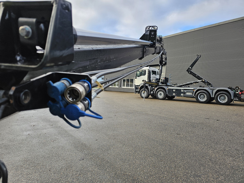 MAN TGS 35.470 8X4 BB / HIAB CRANE + HOOKLIFT - Hákový nosič kontejnerů, Auto s hydraulickou rukou: obrázek 5 MAN TGS 35.470 8X4 BB / HIAB CRANE + HOOKLIFT - Hákový nosič kontejnerů, Auto s hydraulickou rukou: obrázek 5
