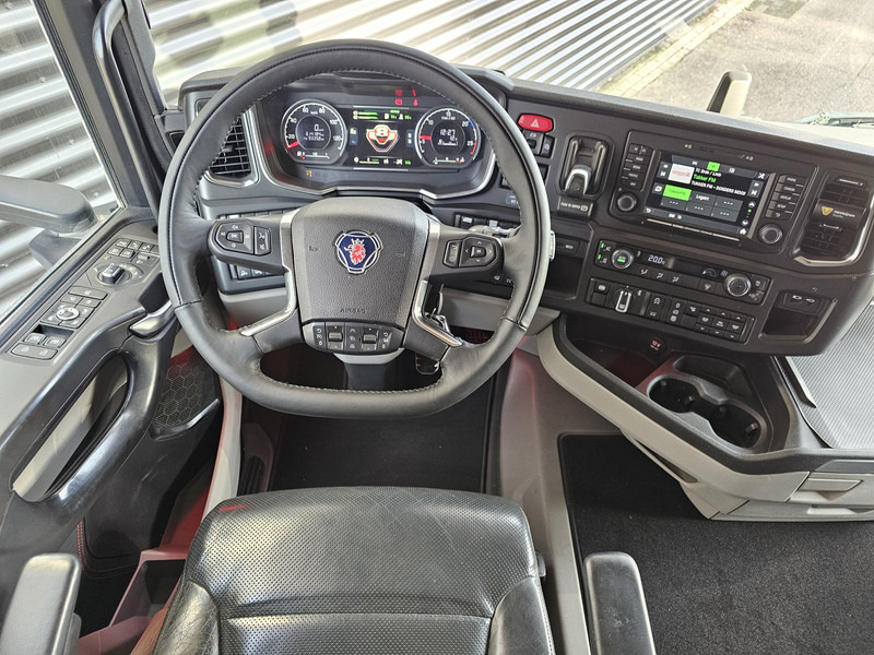 Interior photo 2: Tahač Scania R580 / V8 6X2 / RETARDER / FULL AIR