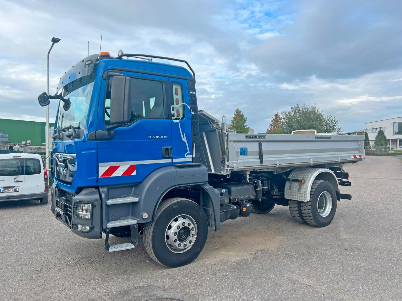 MAN 18.430 4X2 Meiller 3. Seitenkipper Top Zustand leasing MAN 18.430 4X2 Meiller 3. Seitenkipper Top Zustand: obrázek 10 MAN 18.430 4X2 Meiller 3. Seitenkipper Top Zustand leasing MAN 18.430 4X2 Meiller 3. Seitenkipper Top Zustand: obrázek 10