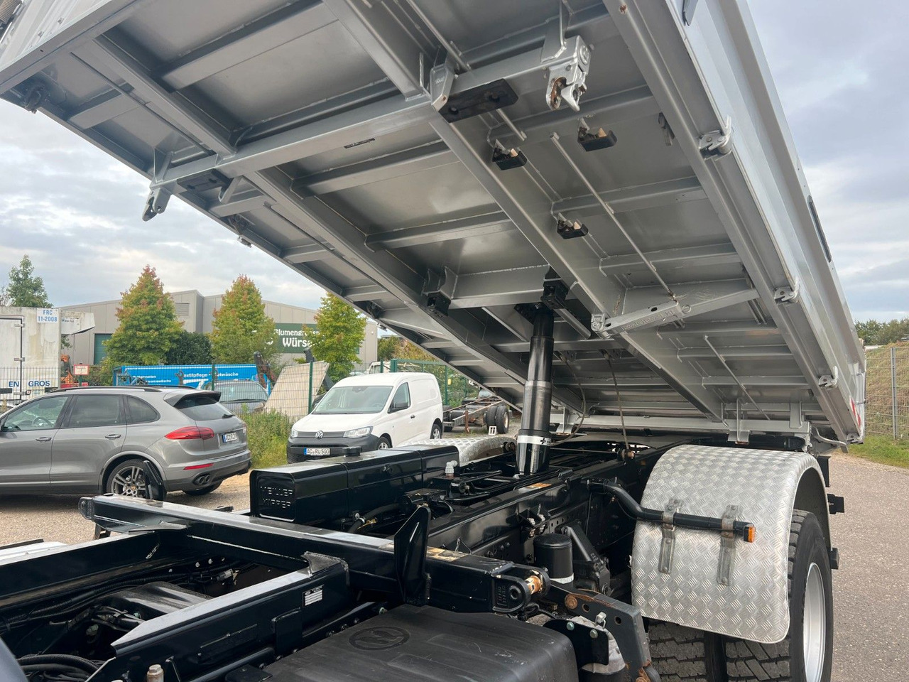 MAN 18.430 4X2 Meiller 3. Seitenkipper Top Zustand leasing MAN 18.430 4X2 Meiller 3. Seitenkipper Top Zustand: obrázek 16 MAN 18.430 4X2 Meiller 3. Seitenkipper Top Zustand leasing MAN 18.430 4X2 Meiller 3. Seitenkipper Top Zustand: obrázek 16