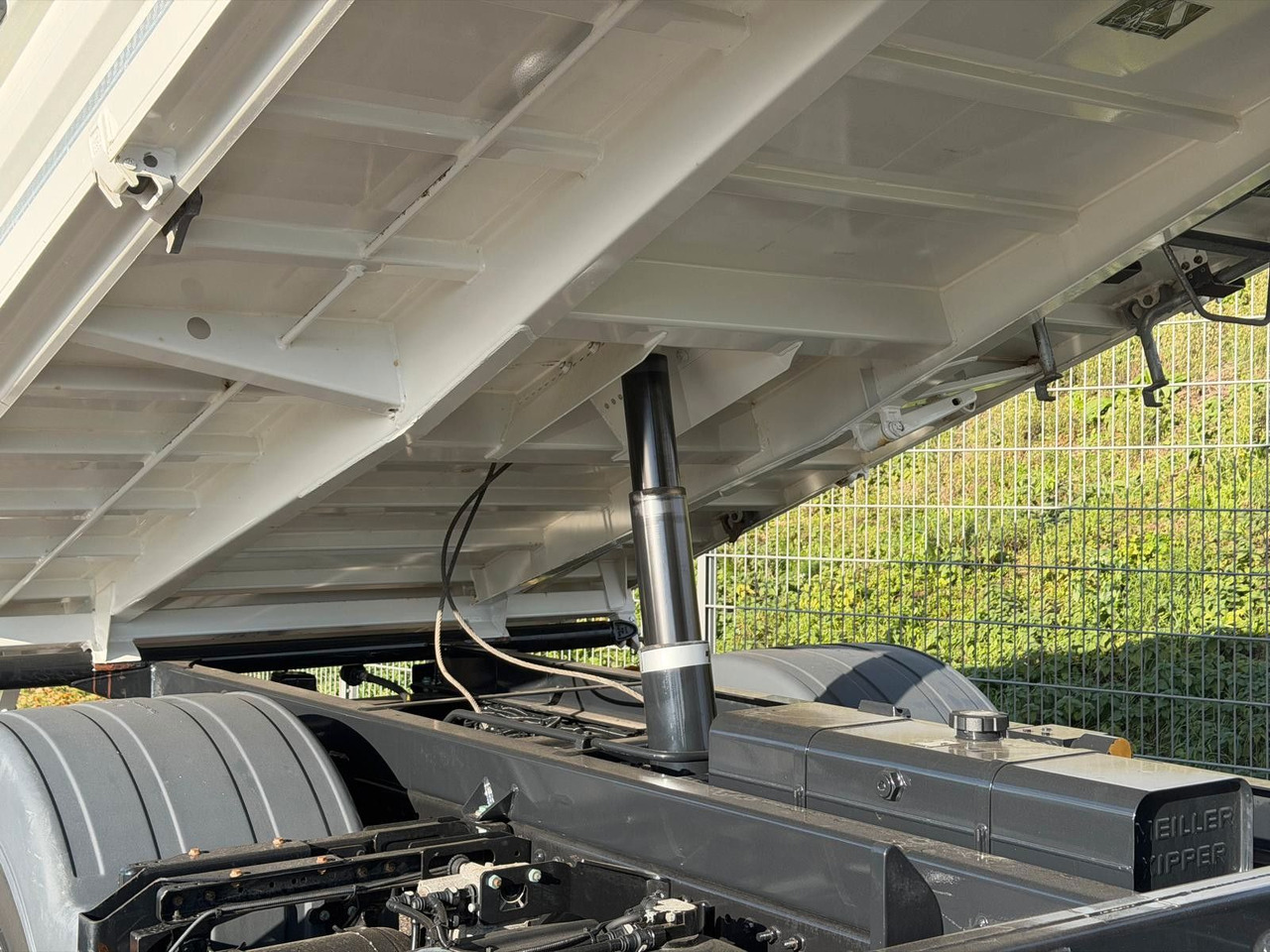 MAN 8.220 4x2 Meiller 3S. Kipper | TOP Zustand! - Dodávka sklápěč: obrázek 3 MAN 8.220 4x2 Meiller 3S. Kipper | TOP Zustand! - Dodávka sklápěč: obrázek 3