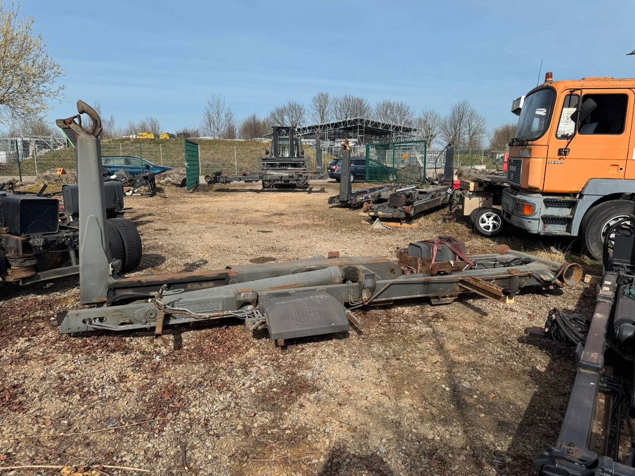 Meiller Abrollaufbau für 6X4 mit 3,90 Radstand - Hákový nosič kontejnerů: obrázek 4 Meiller Abrollaufbau für 6X4 mit 3,90 Radstand - Hákový nosič kontejnerů: obrázek 4