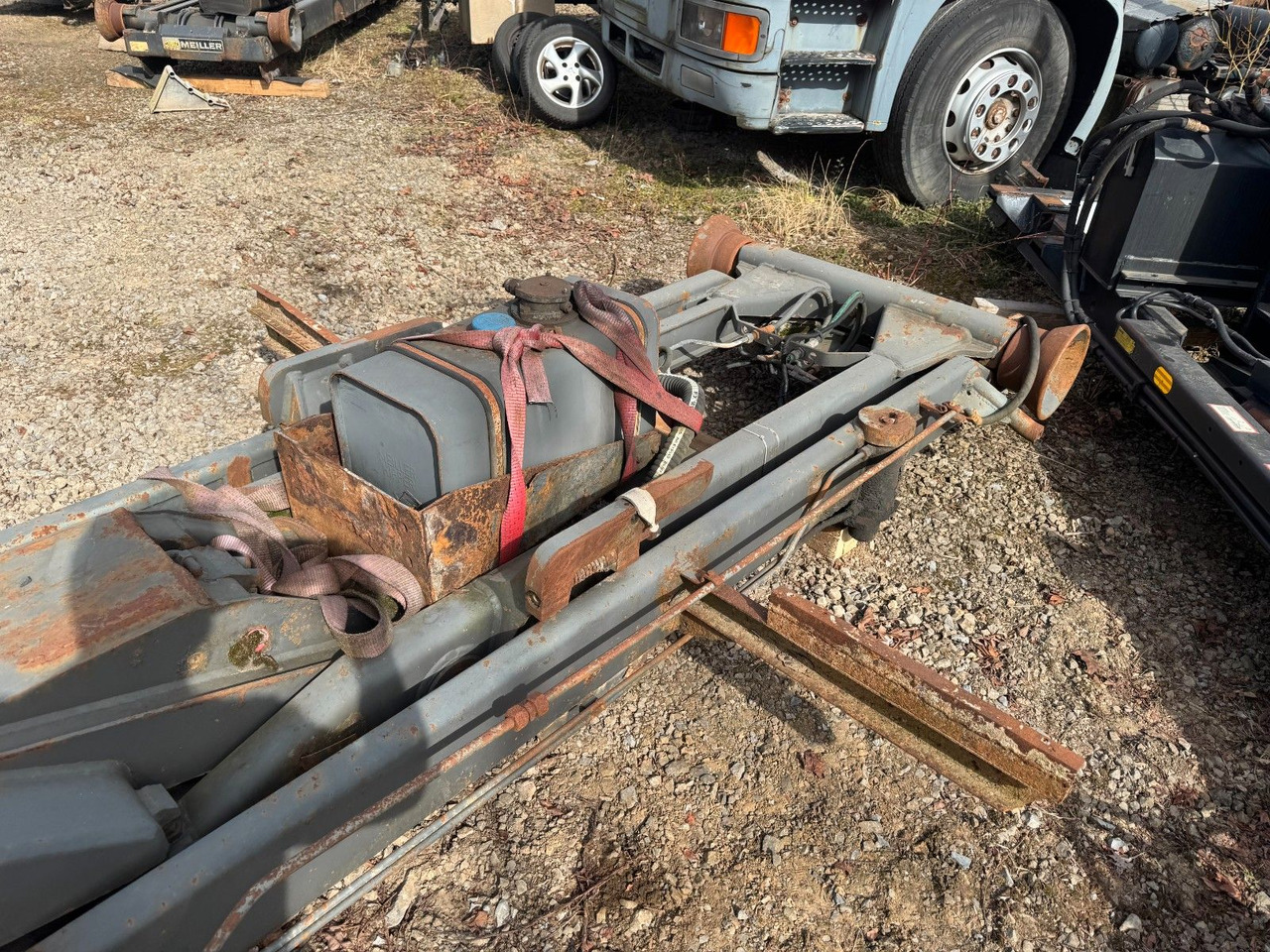 Meiller Abrollaufbau für 6X4 mit 3,90 Radstand - Hákový nosič kontejnerů: obrázek 5 Meiller Abrollaufbau für 6X4 mit 3,90 Radstand - Hákový nosič kontejnerů: obrázek 5