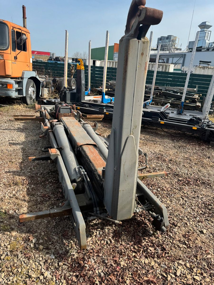 Meiller Abrollaufbau für 6X4 mit 3,90 Radstand - Hákový nosič kontejnerů: obrázek 1 Meiller Abrollaufbau für 6X4 mit 3,90 Radstand - Hákový nosič kontejnerů: obrázek 1