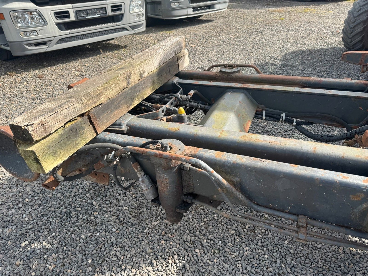 Meiller Abrollaufbau für 6X4 mit 3,90 Radstand - Hákový nosič kontejnerů: obrázek 4 Meiller Abrollaufbau für 6X4 mit 3,90 Radstand - Hákový nosič kontejnerů: obrázek 4