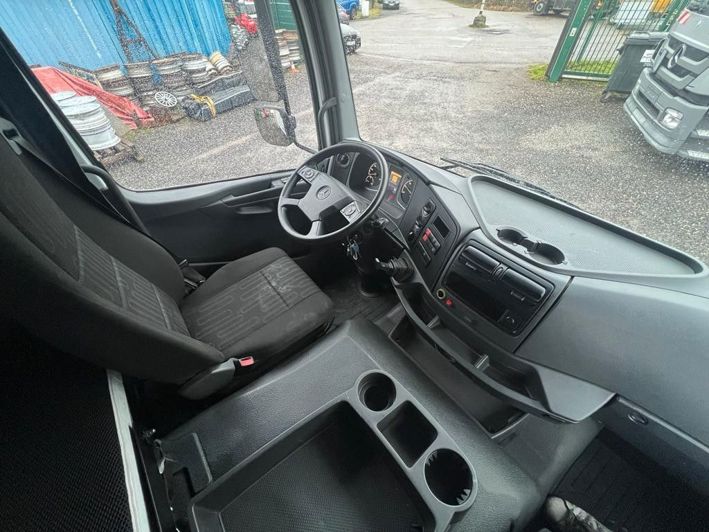 Mercedes-Benz 1324 4X2 Koffer Plane 6 to. Hebebühne Mercedes-Benz 1324 4X2 Koffer Plane 6 to. Hebebühne - Skříňový nákladní auto: obrázek 2 Mercedes-Benz 1324 4X2 Koffer Plane 6 to. Hebebühne Mercedes-Benz 1324 4X2 Koffer Plane 6 to. Hebebühne - Skříňový nákladní auto: obrázek 2