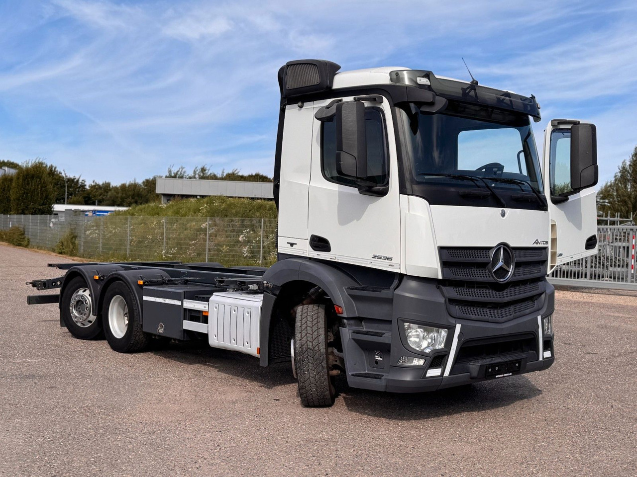 Mercedes-Benz 2536 6X2 ADR & kipphydraulik für Gastank - Cisternové vozidlo: obrázek 1 Mercedes-Benz 2536 6X2 ADR & kipphydraulik für Gastank - Cisternové vozidlo: obrázek 1