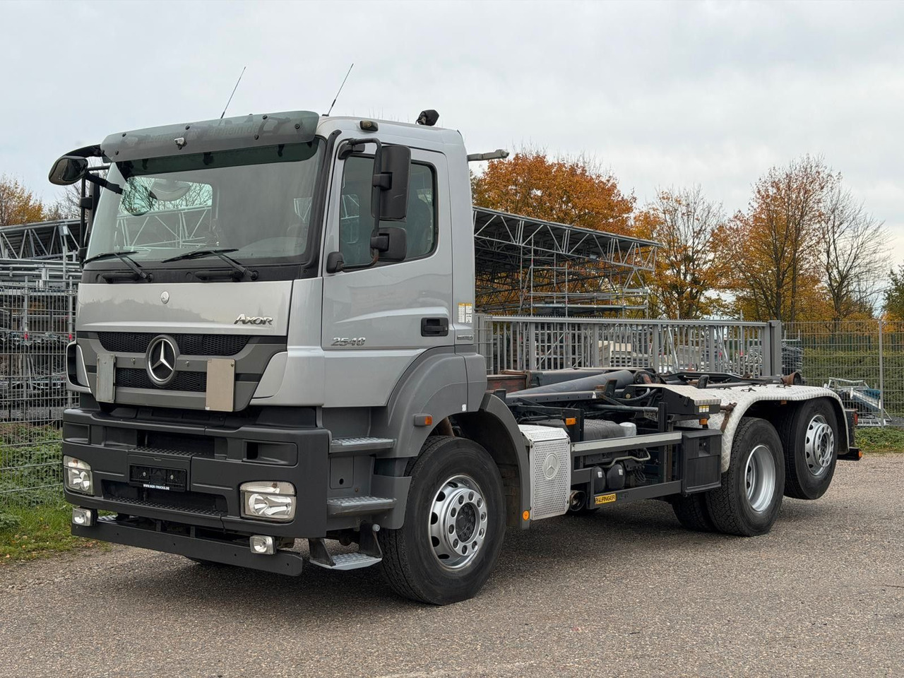 Mercedes-Benz 2540 L 6x2 Palfinger T20 mit hydr. Containerverr - Hákový nosič kontejnerů: obrázek 1 Mercedes-Benz 2540 L 6x2 Palfinger T20 mit hydr. Containerverr - Hákový nosič kontejnerů: obrázek 1