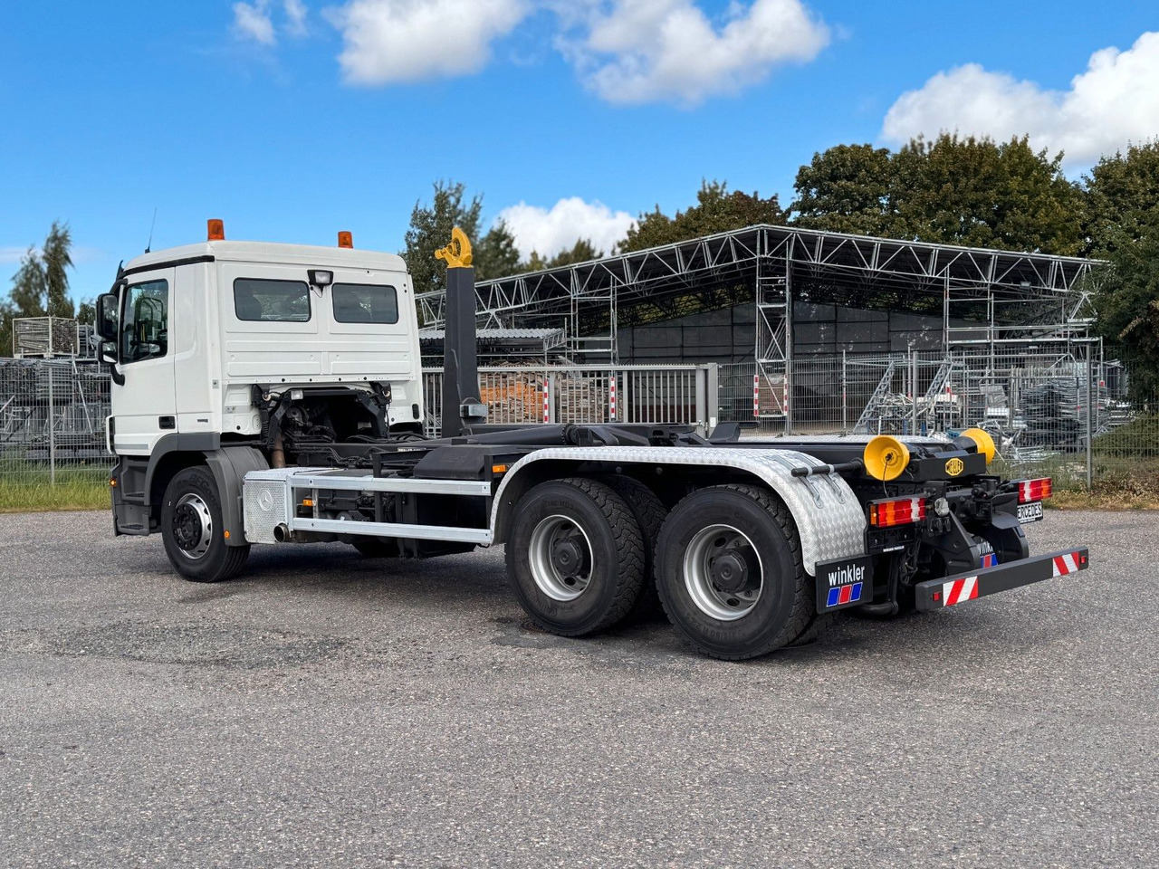 Mercedes-Benz 2641 6X4 Retarder Meiller mit Funk Top Zust - Hákový nosič kontejnerů: obrázek 1 Mercedes-Benz 2641 6X4 Retarder Meiller mit Funk Top Zust - Hákový nosič kontejnerů: obrázek 1