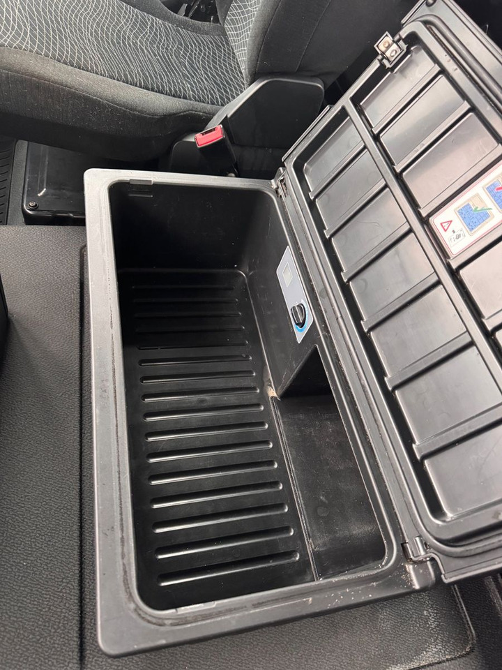 Mercedes-Benz 3748 8X4 Meiller Abroller mit Funk Top  Zustand - Hákový nosič kontejnerů: obrázek 4 Mercedes-Benz 3748 8X4 Meiller Abroller mit Funk Top  Zustand - Hákový nosič kontejnerů: obrázek 4