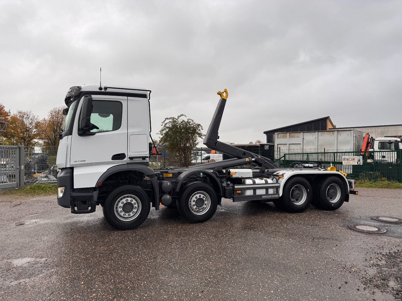 Mercedes-Benz 3748 8X4 Meiller Abroller mit Funk Top  Zustand - Hákový nosič kontejnerů: obrázek 1 Mercedes-Benz 3748 8X4 Meiller Abroller mit Funk Top  Zustand - Hákový nosič kontejnerů: obrázek 1