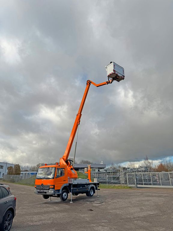 Mercedes-Benz 815 4x2 Hubarbeitsbühne Wumag 170 high 17 m Mercedes-Benz 815 4x2 Hubarbeitsbühne Wumag 170 high 17 m - Autoplošina, Dodávka: obrázek 1 Mercedes-Benz 815 4x2 Hubarbeitsbühne Wumag 170 high 17 m Mercedes-Benz 815 4x2 Hubarbeitsbühne Wumag 170 high 17 m - Autoplošina, Dodávka: obrázek 1