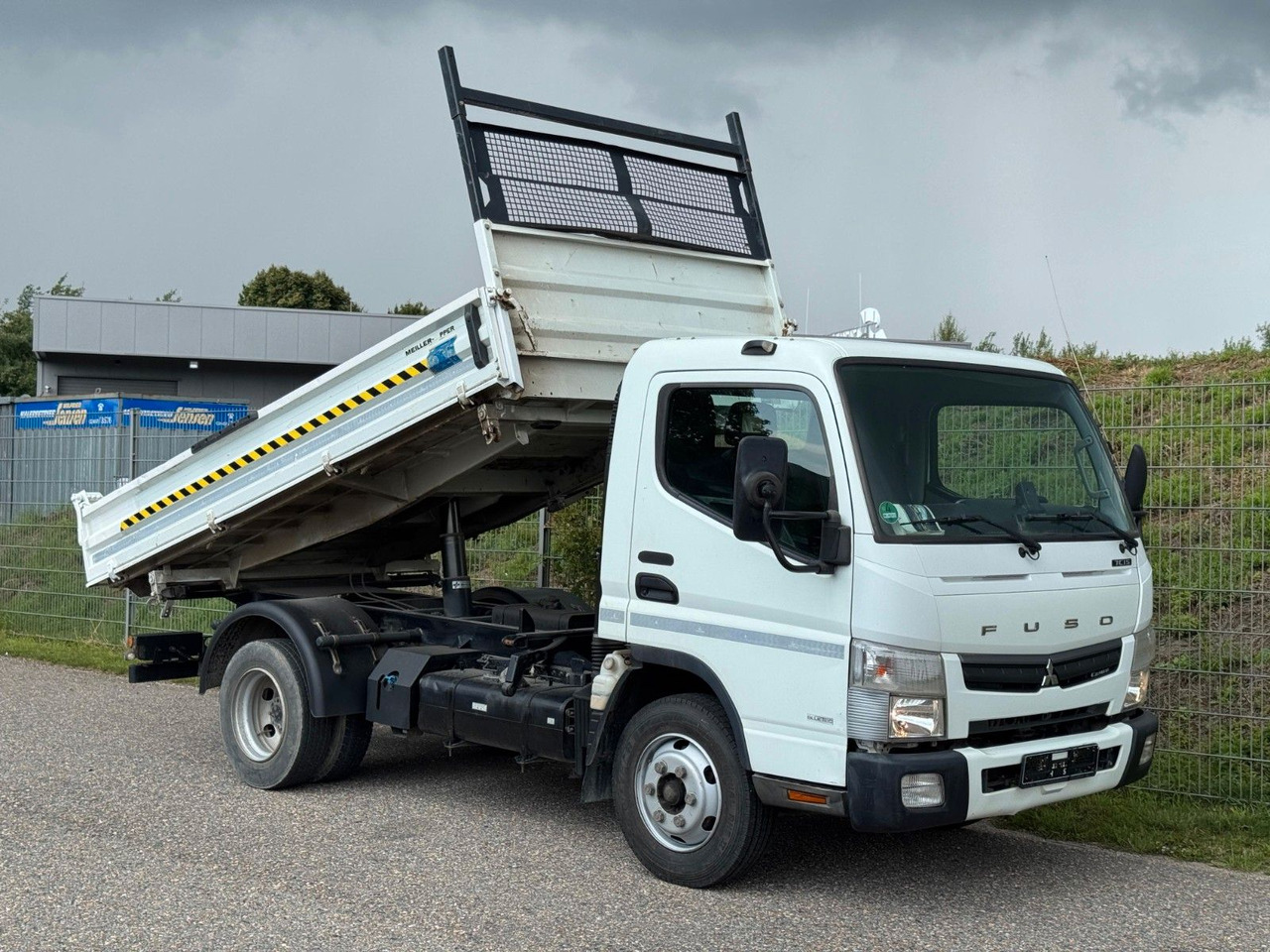Mitsubishi 7C15 Fuso Canter 4x2 mit Meiller 3S. Kipper - Dodávka sklápěč: obrázek 1 Mitsubishi 7C15 Fuso Canter 4x2 mit Meiller 3S. Kipper - Dodávka sklápěč: obrázek 1