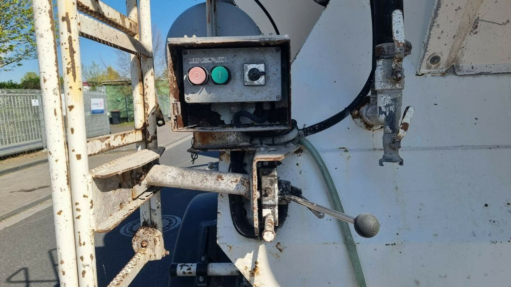 Müller-Mitteltal 2 Achs Betonmischauflieger Liebherr Müller-Mitteltal 2 Achs Betonmischauflieger Liebherr - Návěs domíchávač: obrázek 5 Müller-Mitteltal 2 Achs Betonmischauflieger Liebherr Müller-Mitteltal 2 Achs Betonmischauflieger Liebherr - Návěs domíchávač: obrázek 5