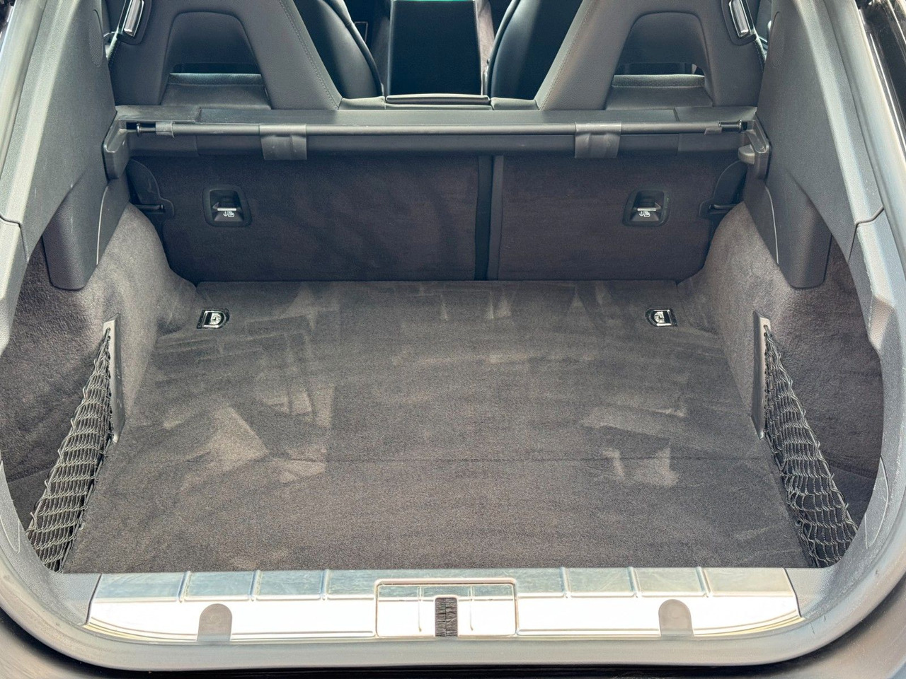 Porsche Diesel Edition 300 PS Kratzer an Kotflügel - Sedan: obrázek 5 Porsche Diesel Edition 300 PS Kratzer an Kotflügel - Sedan: obrázek 5