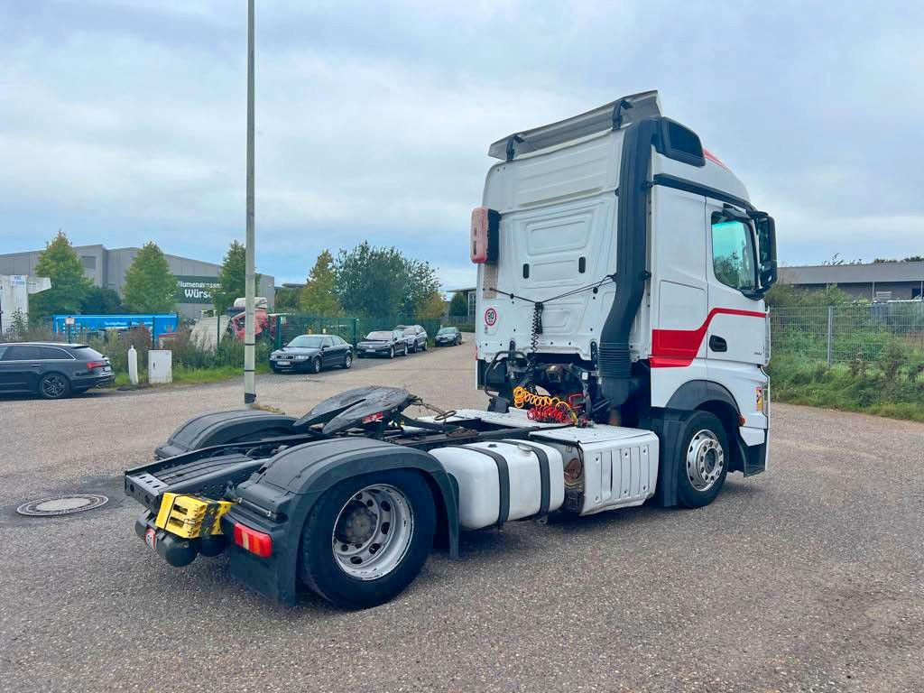 Mercedes-Benz 1842 4X2 mit Höhenverstellbarer Sattelkuppung - Tahač: obrázek 2 Mercedes-Benz 1842 4X2 mit Höhenverstellbarer Sattelkuppung - Tahač: obrázek 2