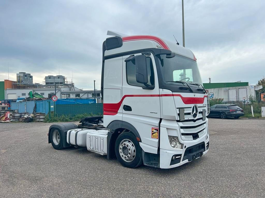 Mercedes-Benz 1842 4X2 mit Höhenverstellbarer Sattelkuppung - Tahač: obrázek 5 Mercedes-Benz 1842 4X2 mit Höhenverstellbarer Sattelkuppung - Tahač: obrázek 5