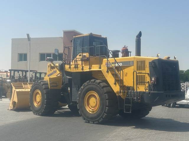 Komatsu WA600-6R - Kolový nakladač: obrázek 2 Komatsu WA600-6R - Kolový nakladač: obrázek 2