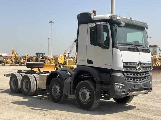 Mercedes-Benz Arocs 4240 - Podvozek s kabinou: obrázek 4 Mercedes-Benz Arocs 4240 - Podvozek s kabinou: obrázek 4