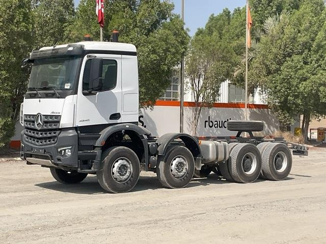 Mercedes-Benz Arocs 4240 - Podvozek s kabinou: obrázek 1 Mercedes-Benz Arocs 4240 - Podvozek s kabinou: obrázek 1