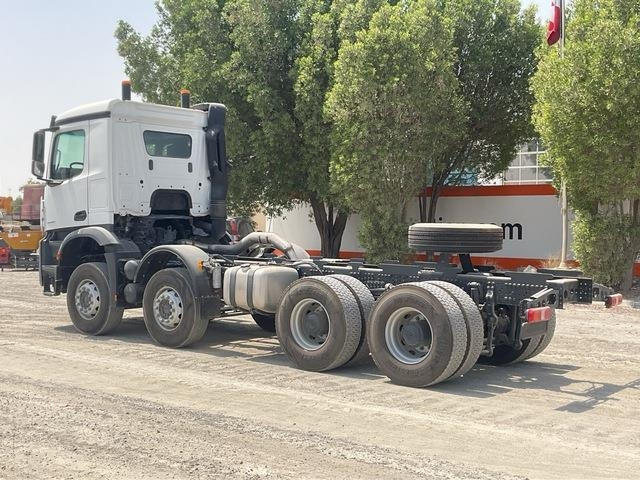 Mercedes-Benz Arocs 4240 - Podvozek s kabinou: obrázek 2 Mercedes-Benz Arocs 4240 - Podvozek s kabinou: obrázek 2