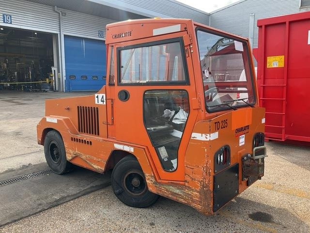 Charlatte TD225 - Elektrický tahač: obrázek 4 Charlatte TD225 - Elektrický tahač: obrázek 4